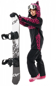 Обаяние кошки на склоне