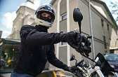 Как выбрать мотокуртку: кожа или текстиль
